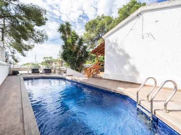 Casa con piscina en venta en El Pinar de Campoverde
