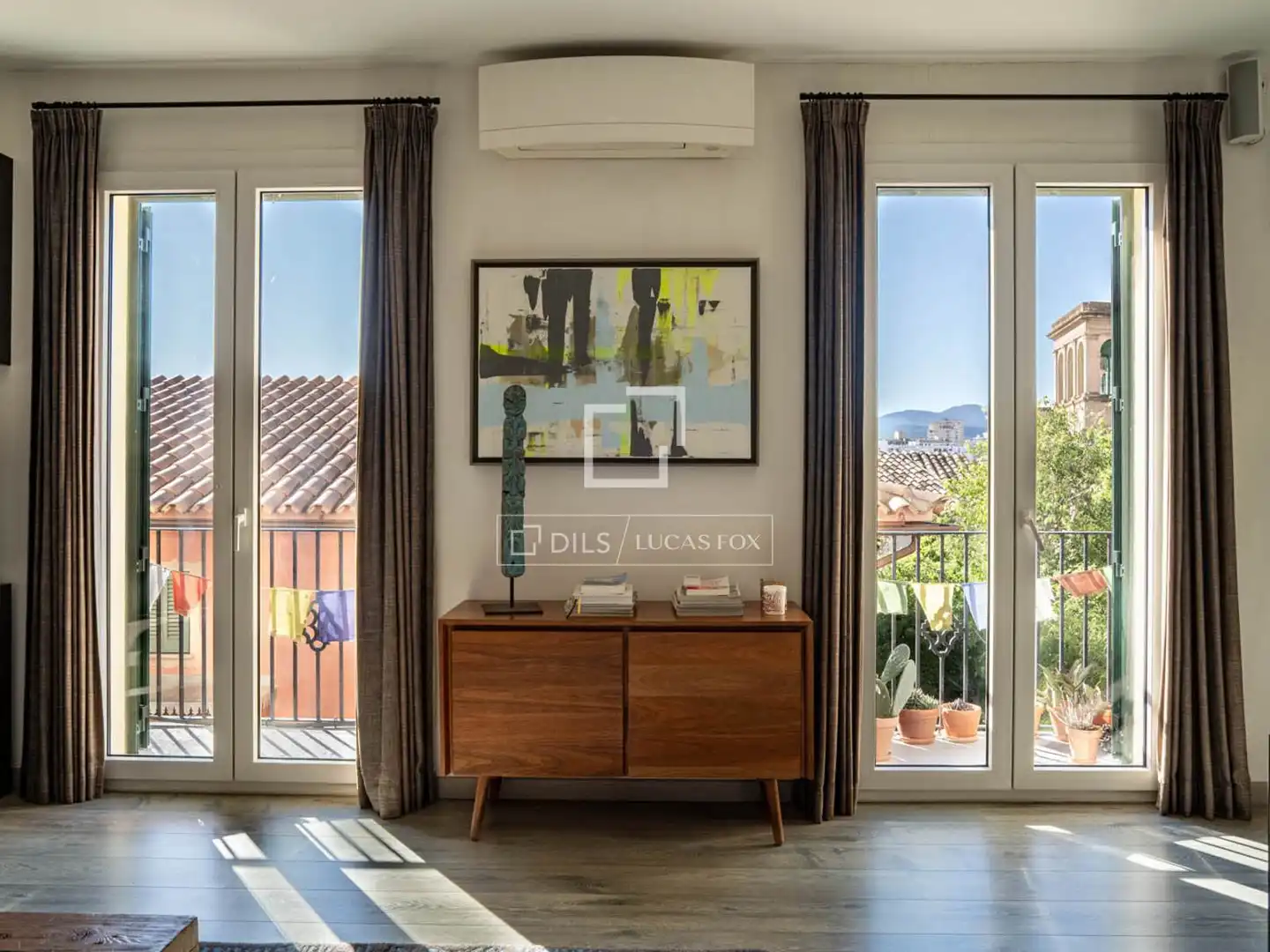 Living room of Flat for rent in  Palma de Mallorca  with Air Conditioner, Heating and Parquet flooring