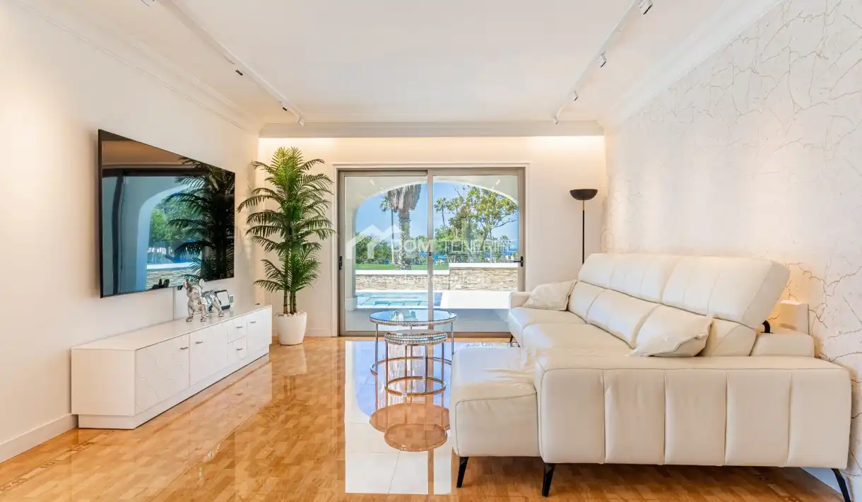 Sala de estar de Casa o chalet en venta en Adeje con Jardín privado, Terraza y Trastero