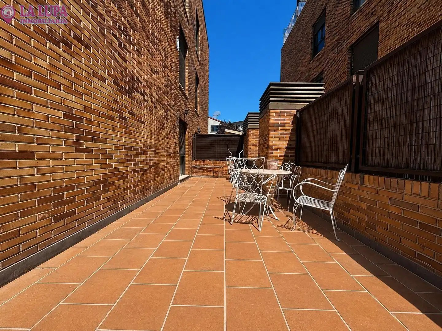 Terrasse von Erdgeschoss zum Verkauf in Colmenar Viejo mit Heizung, Privatgarten und Abstellraum