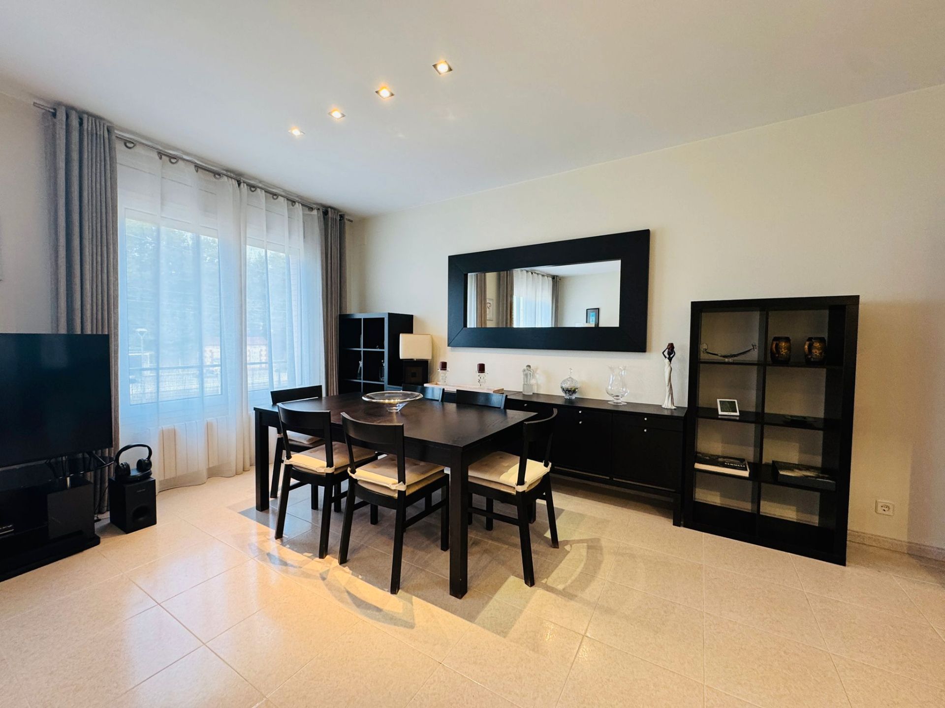 Menjador de Casa o xalet en venda en Figueres amb Aire condicionat, Calefacció i Terrassa