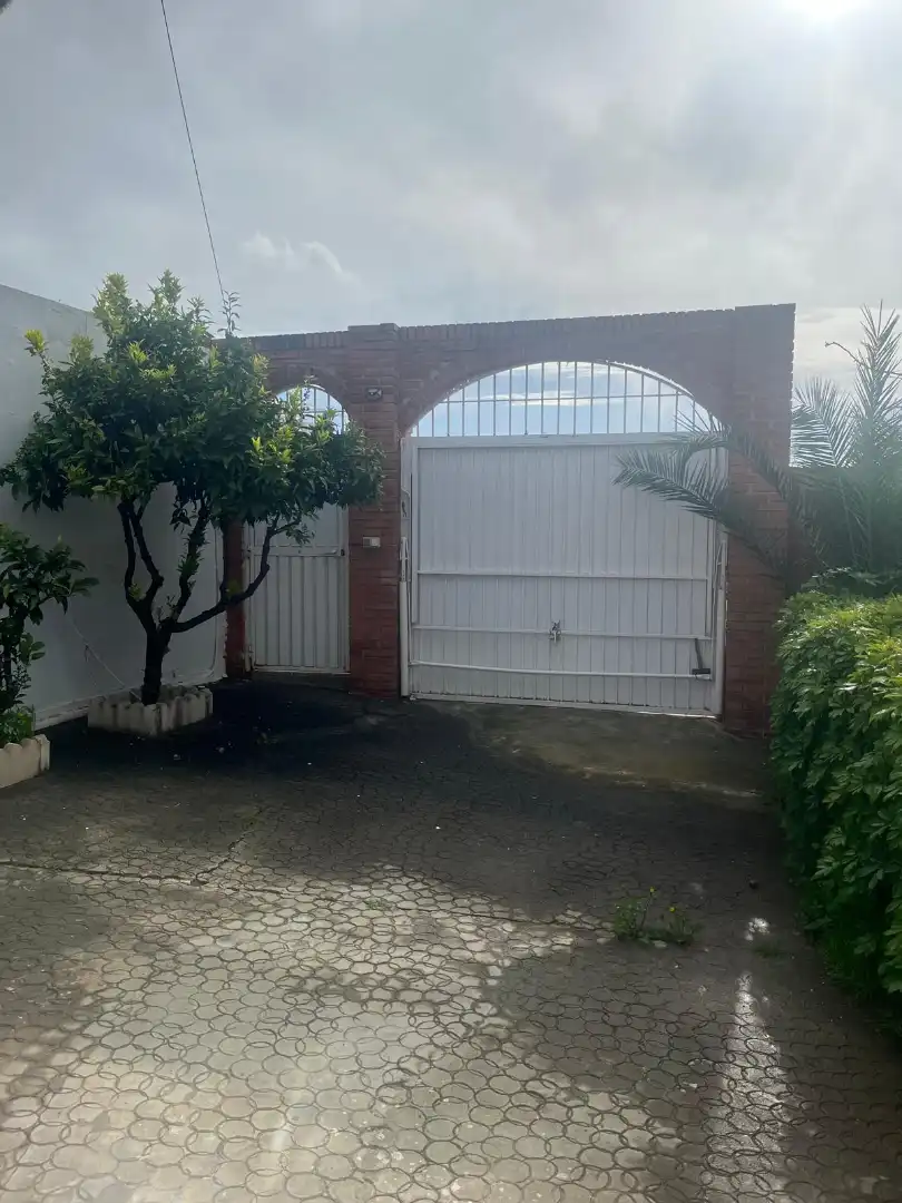 Aparcament de Casa o xalet en venda en Vélez-Málaga amb Jardí privat i Terrassa