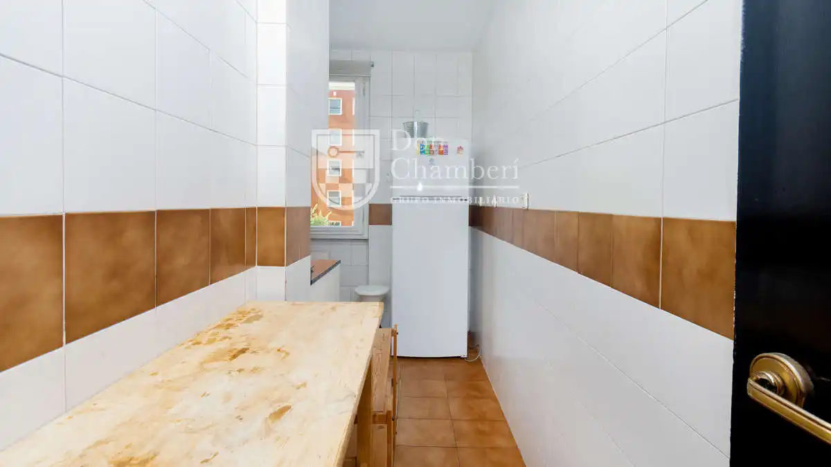 Cuina de Dúplex de lloguer en Madrid amb Calefacció i Moblat