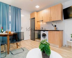 Cuina de Estudi de lloguer en  Valencia Capital amb Aire condicionat, Moblat i Forn