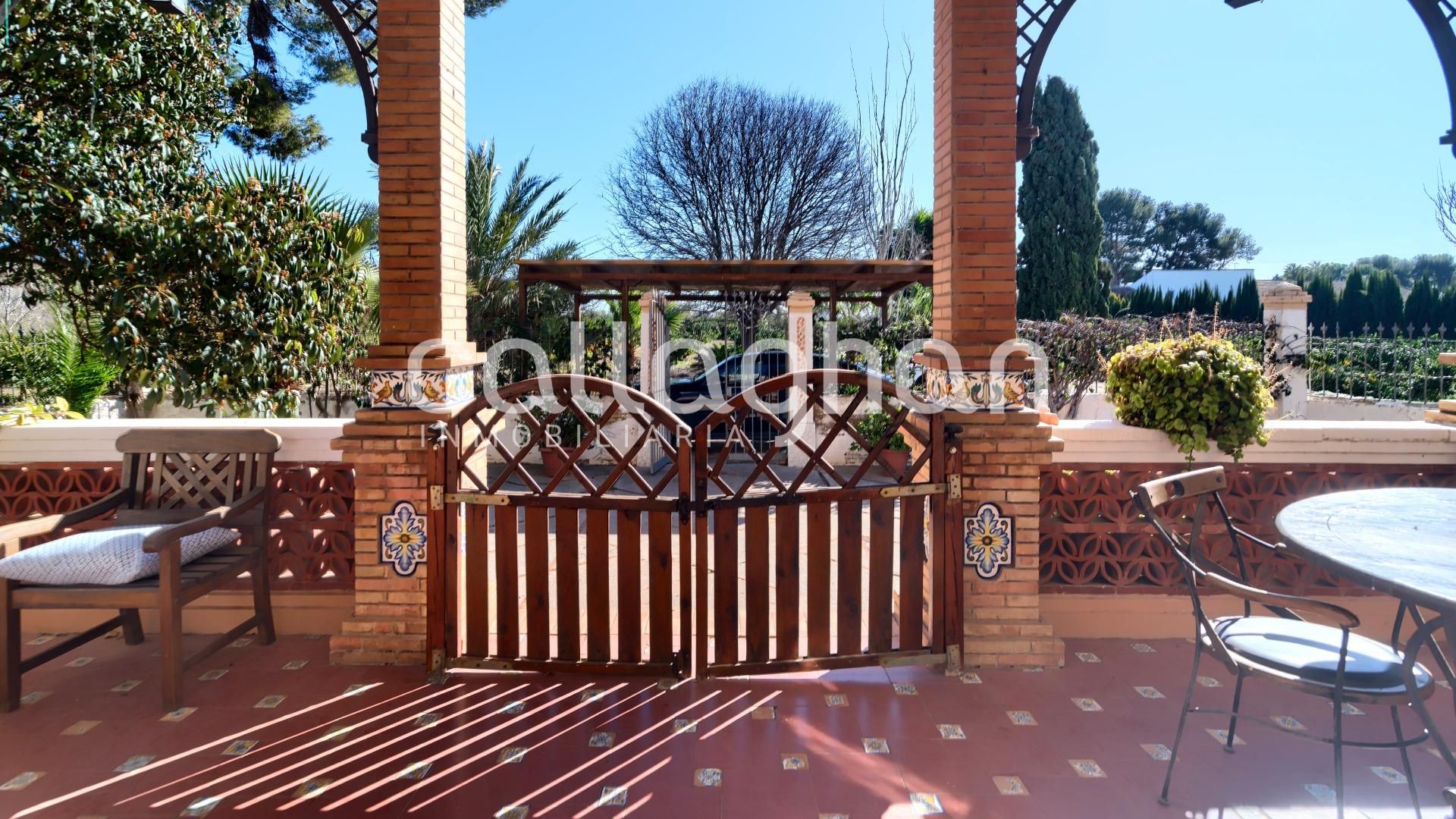 Jardí de Casa o xalet en venda en Manises amb Aire condicionat, Calefacció i Jardí privat
