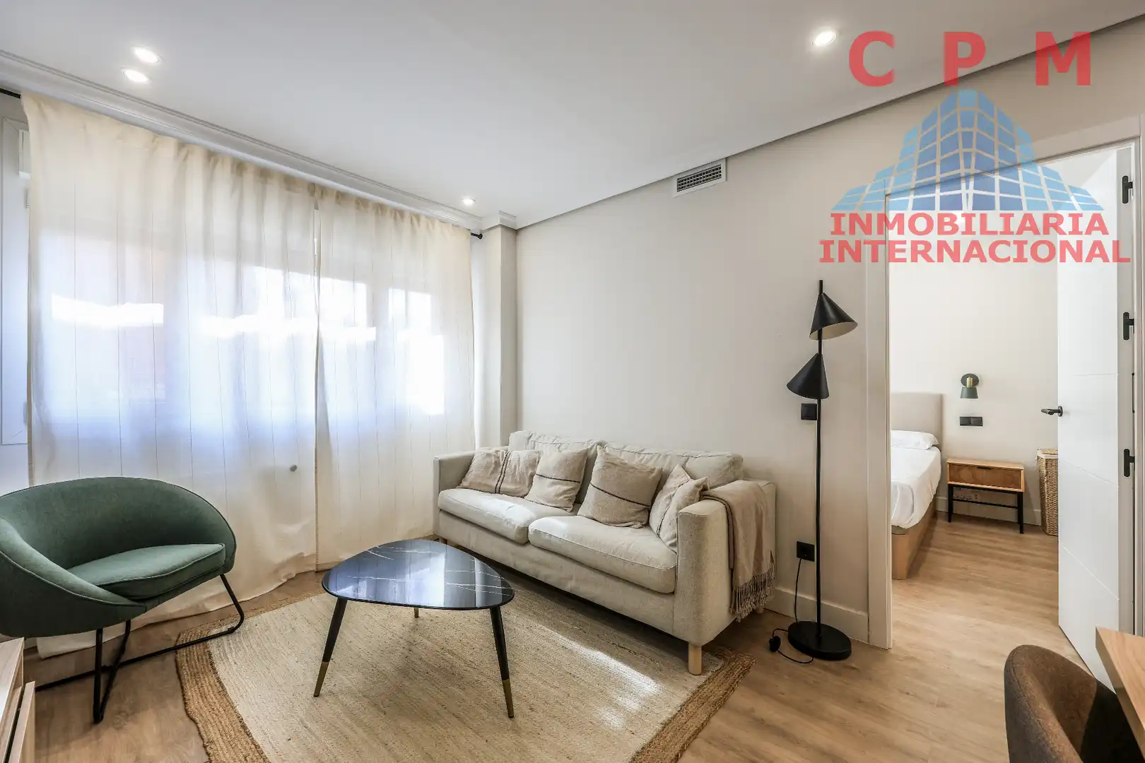Living room of Flat for rent in Madrid  with Air Conditioner, Parquet flooring and Furnished