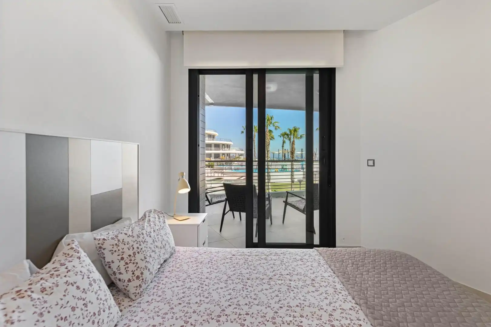 Dormitori de Apartament en venda en Elche / Elx amb Aire condicionat, Calefacció i Jardí privat