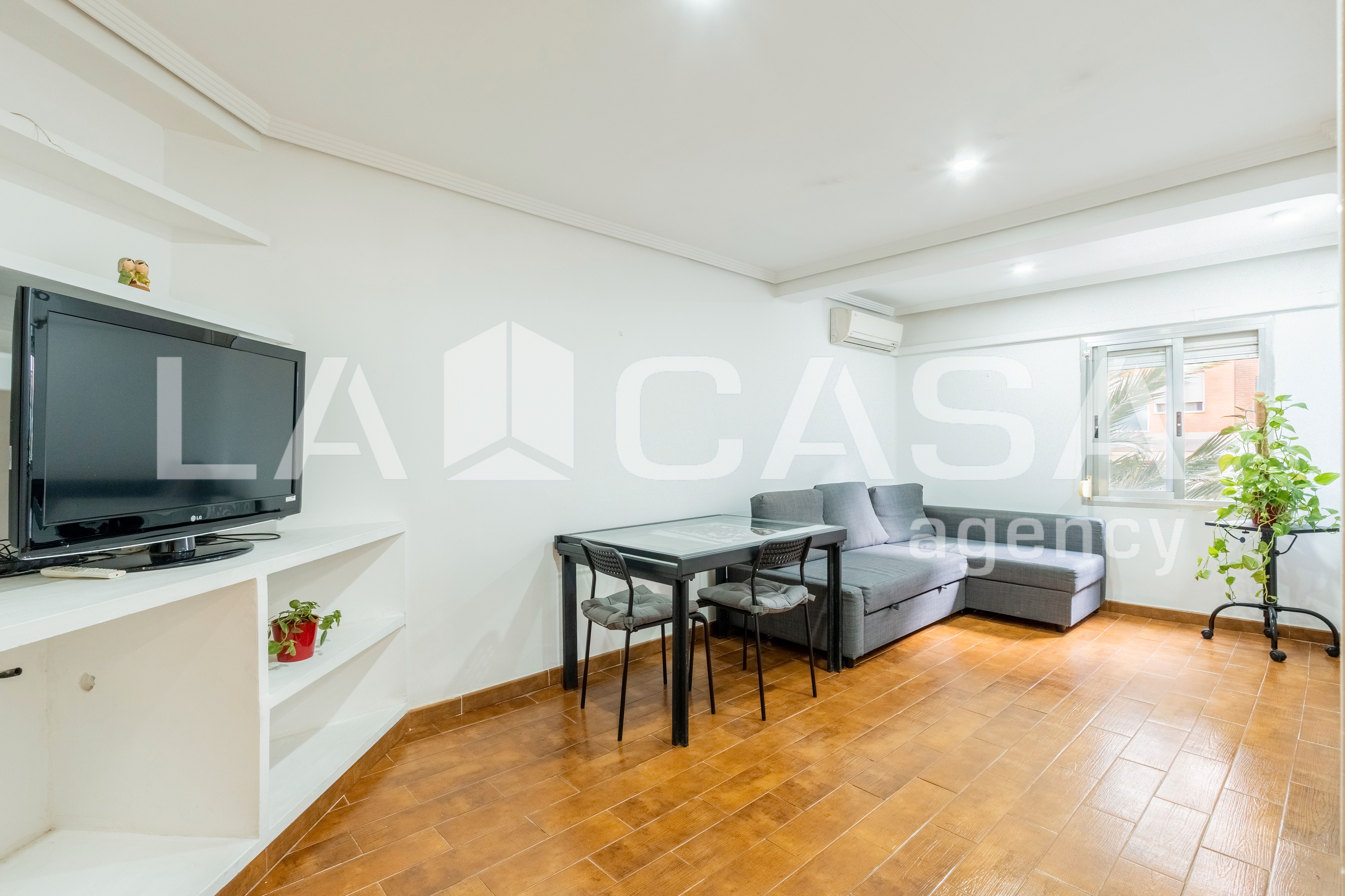 Piso en venta en  Valencia Capital con Terraza