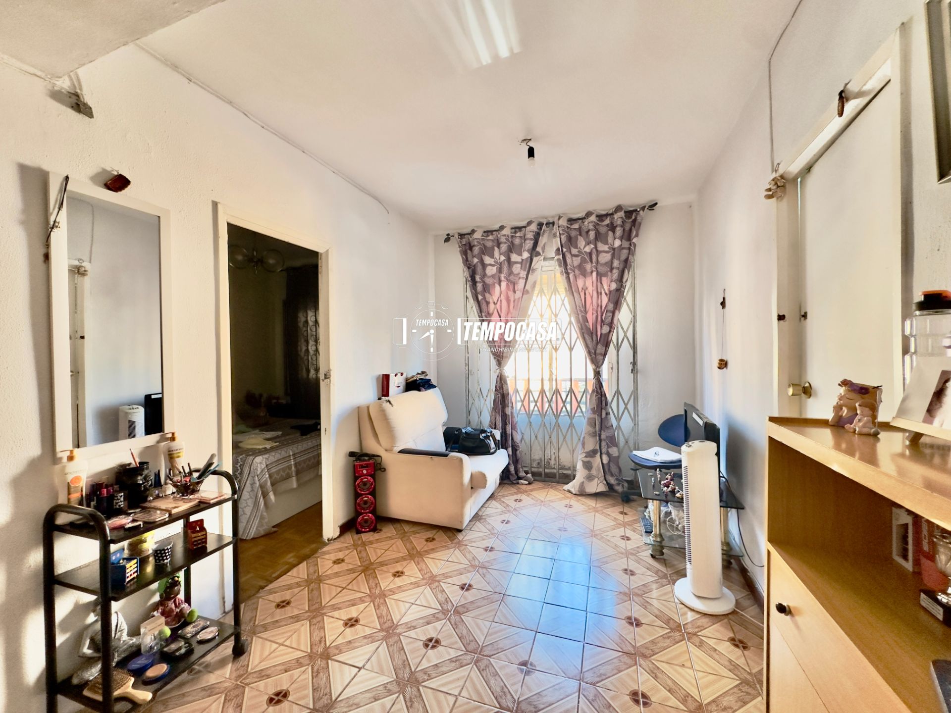Living room of Flat for sale in  Madrid Capital