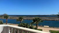 Vista exterior de Pis en venda en La Manga del Mar Menor amb Aire condicionat, Terrassa i Piscina