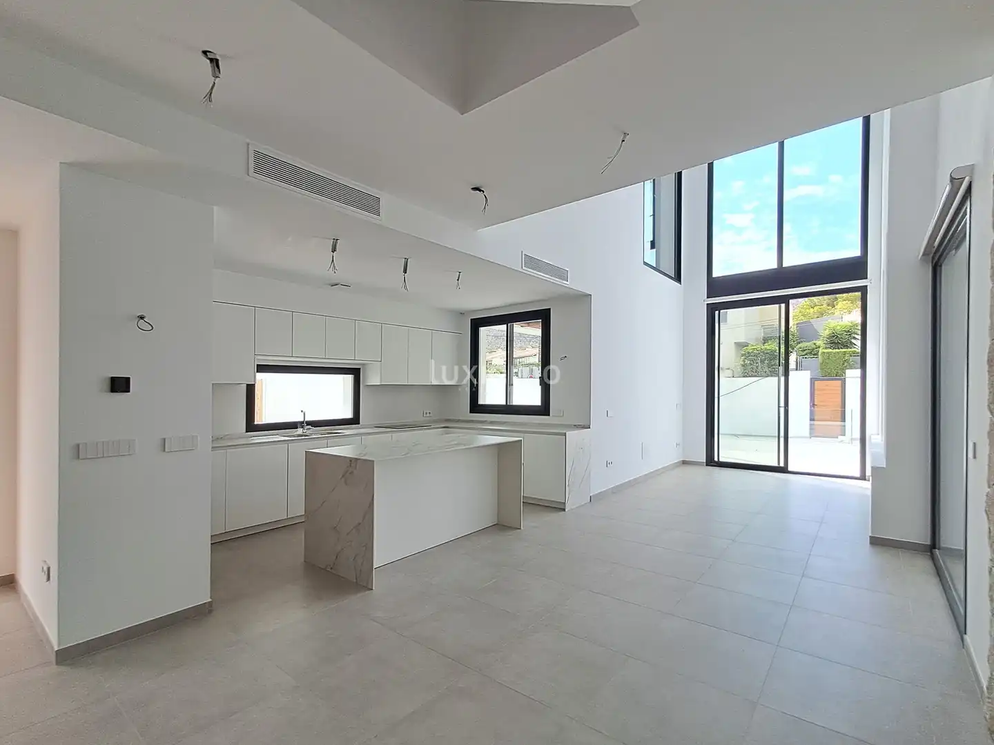 Chalet con piscina en venta en L'Albir