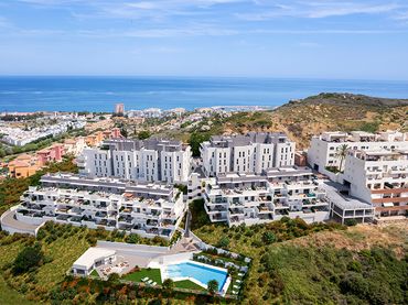 Apartment with pool for sale in La Duquesa