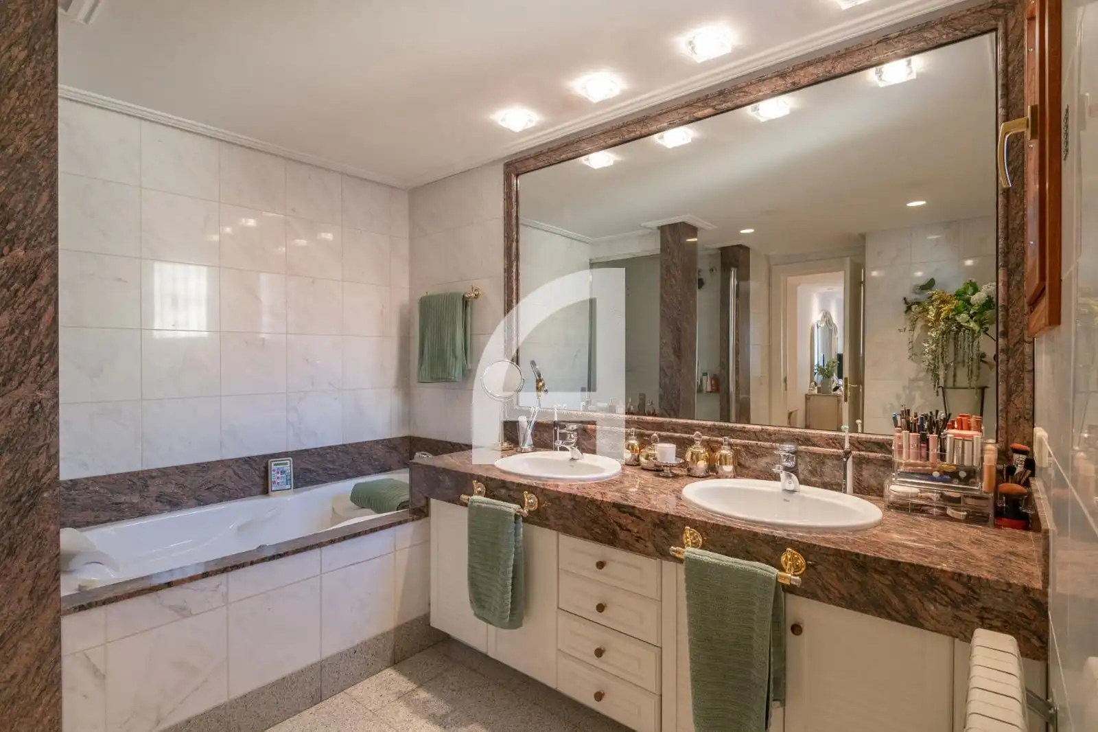 Bathroom of Duplexes for sale in Girona  with Air Conditioner