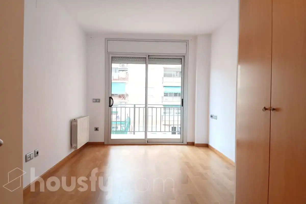 Bedroom of Flat for rent in Barcelona  with Air Conditioner, Heating and Parquet flooring