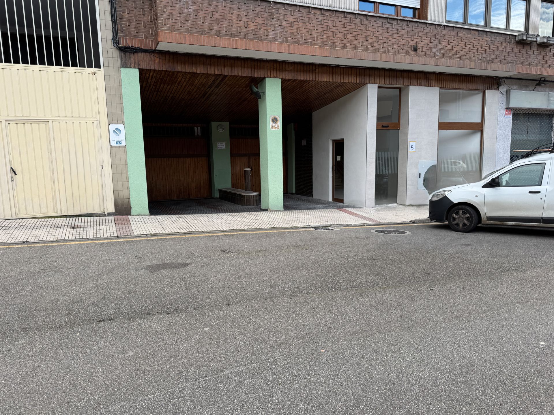 Aparcament de Garatge en venda en Avilés