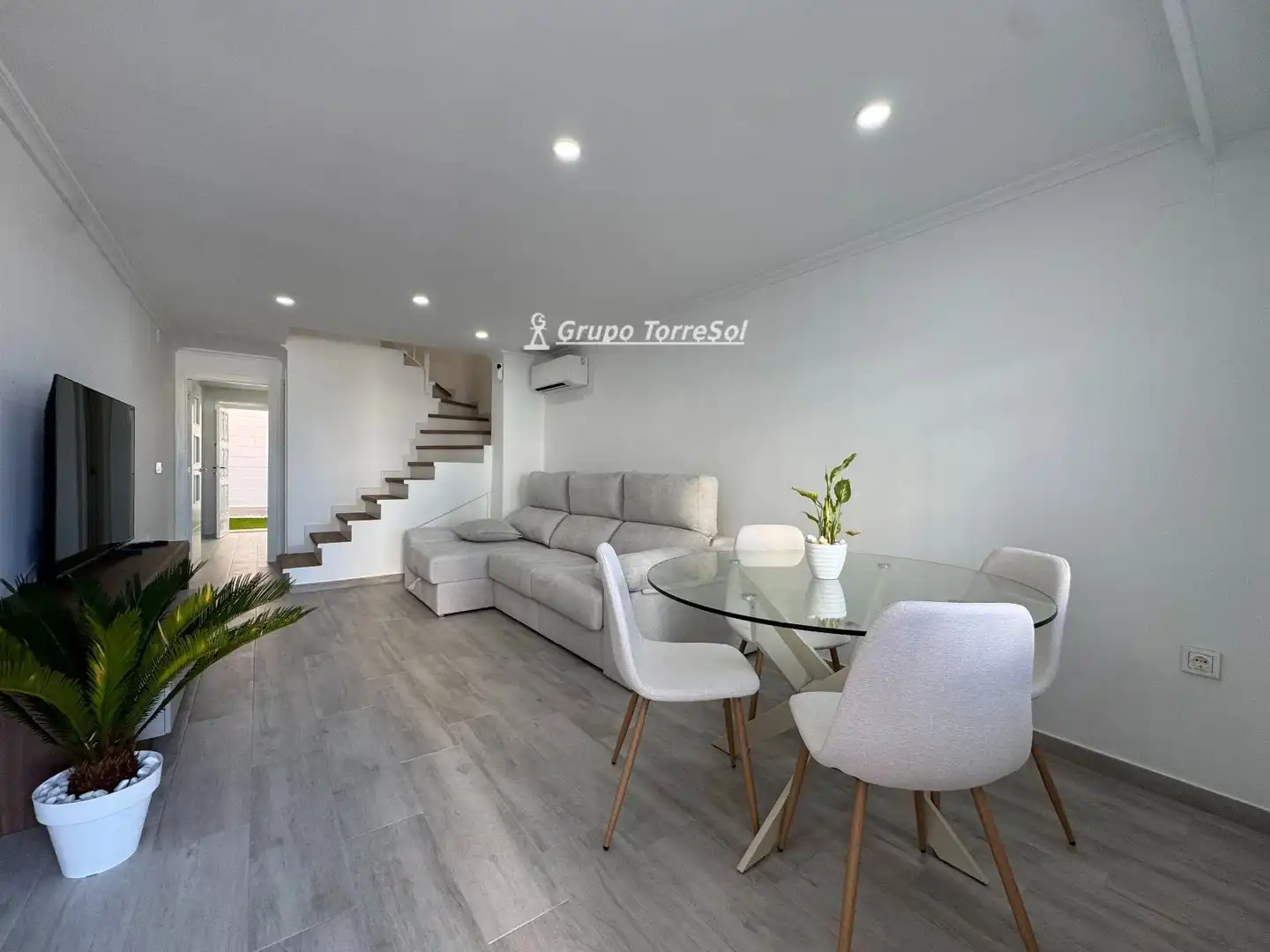 Sala de estar de Casa adosada en venta en Elche / Elx con Aire acondicionado, Calefacción y Terraza