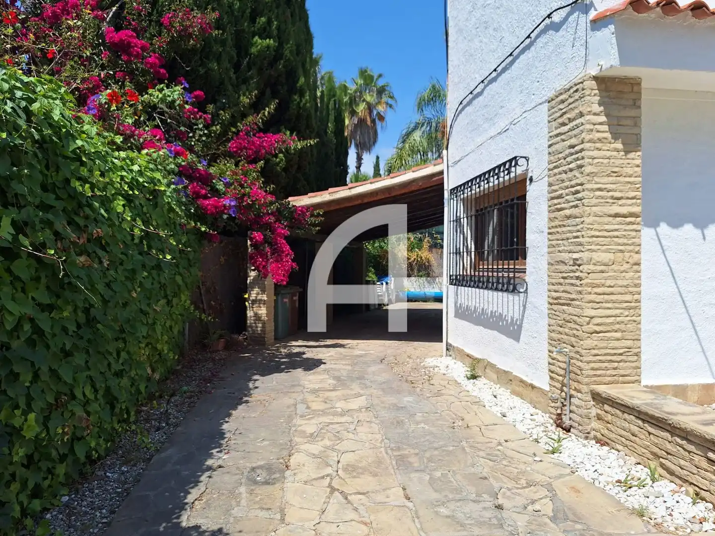 Vista exterior de Casa o chalet de alquiler en Sitges con Calefacción, Jardín privado y Parquet