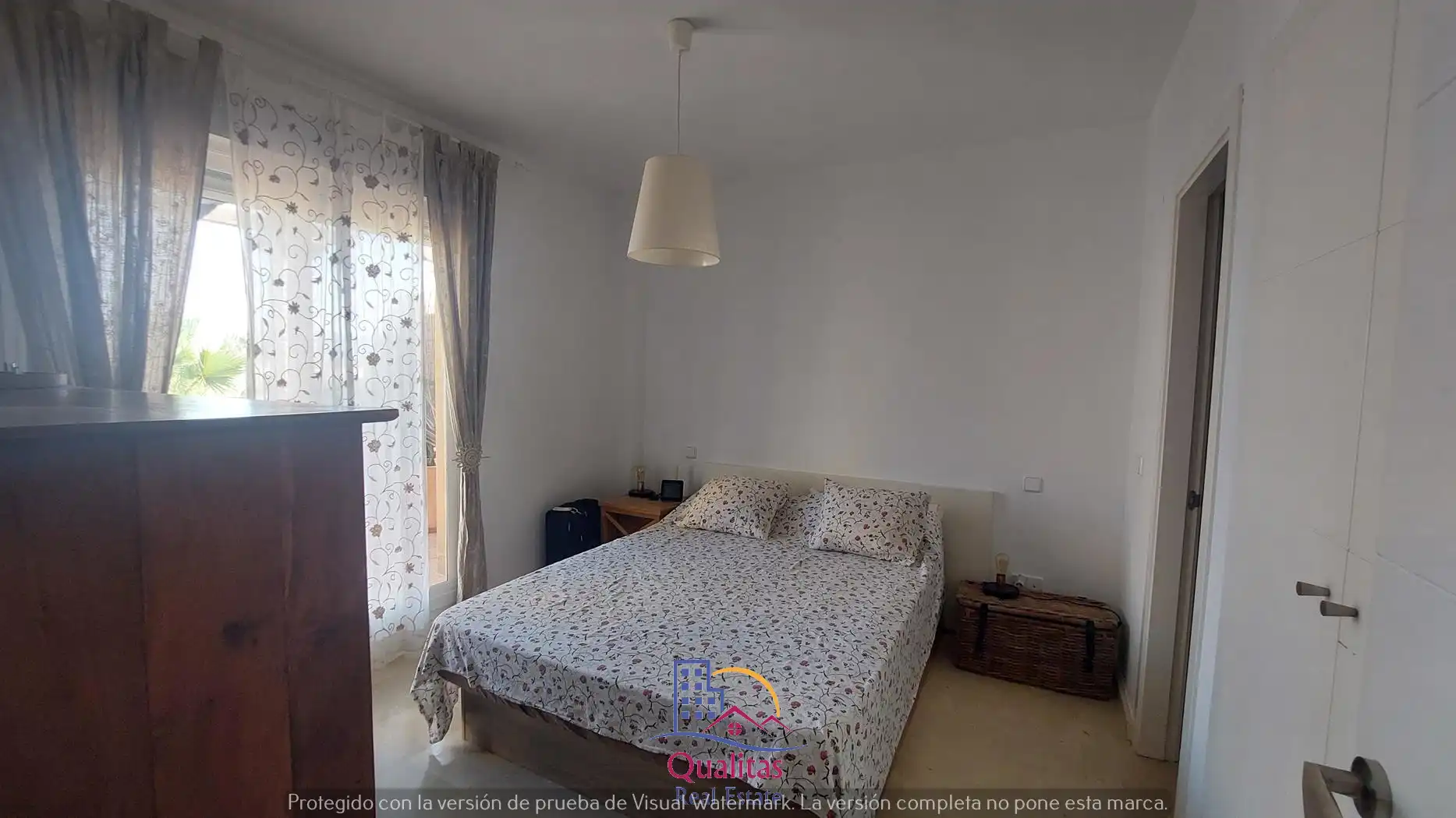 Schlafzimmer von Dachboden zur Miete in Oliva mit Klimaanlage, Heizung und Privatgarten