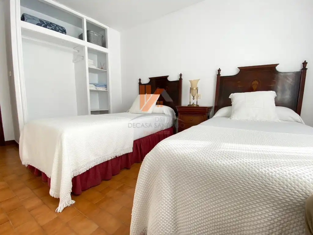 Dormitori de Casa o xalet en venda en Ribeira amb Jardí privat i Forn