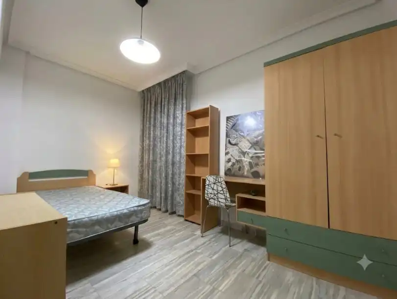 Schlafzimmer von Wohnung zur Miete in Ciudad Real mit Klimaanlage, Heizung und Möbliert