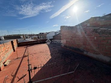 Casa bifamiliare con balcone in vendita a Torredonjimeno