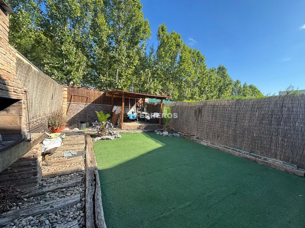 Garden of Single-family semi-detached for sale in Villamediana de Iregua  with Air Conditioner, Heating and Private garden