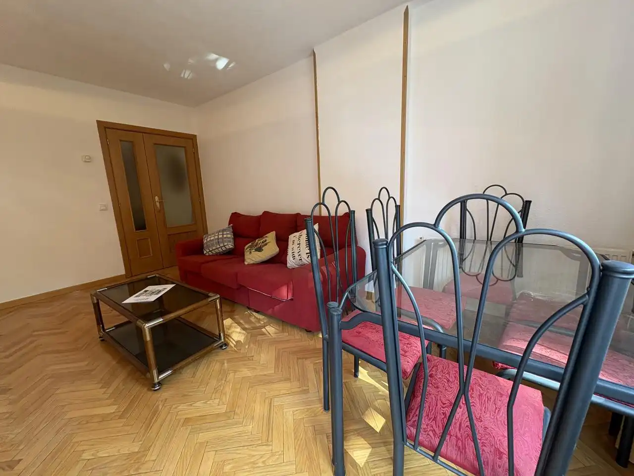 Wohnung zur Miete in Calle Ramón María del Valle Inclán, Espartales