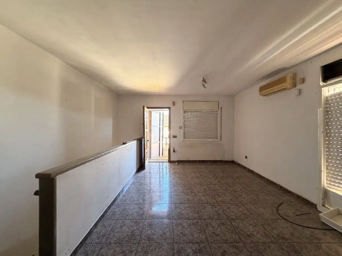 Haus oder Chalet zum Verkauf in La Bisbal del Penedès mit Privatgarten, Schwimmbad und Balkon