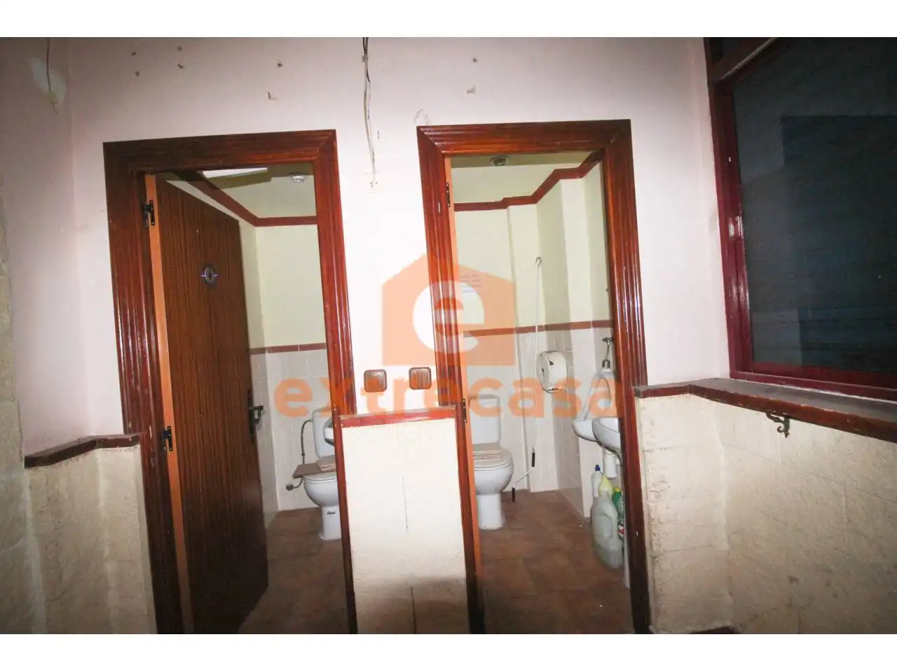 Baño de Local de alquiler en Badajoz