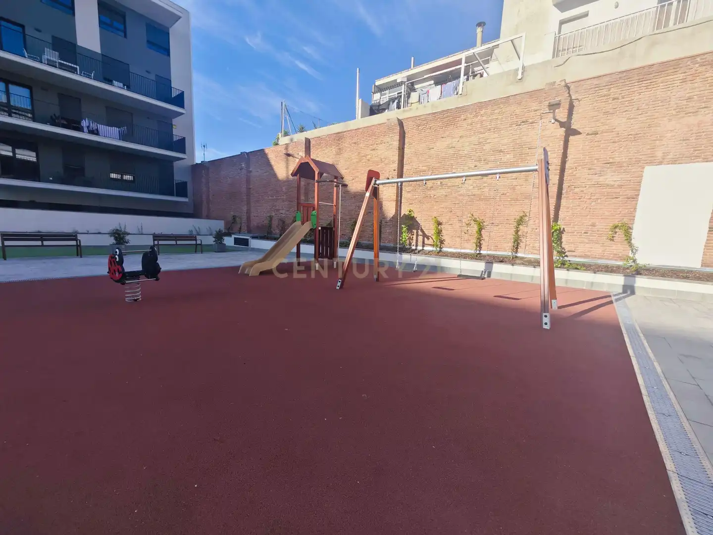 Terrassa de Apartament en venda en Sabadell amb Aire condicionat, Jardí privat i Piscina