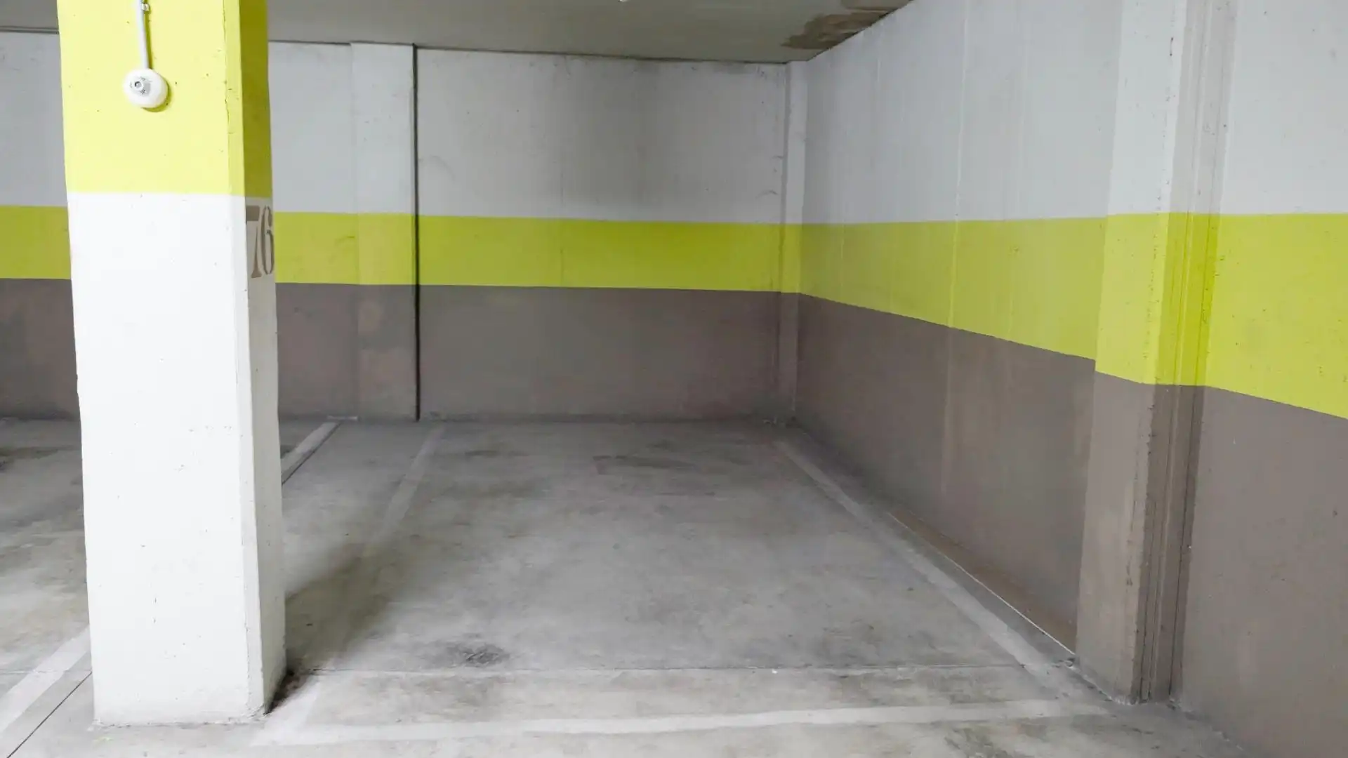 Parking de Planta baja en venta en Elche / Elx con Trastero y Amueblado