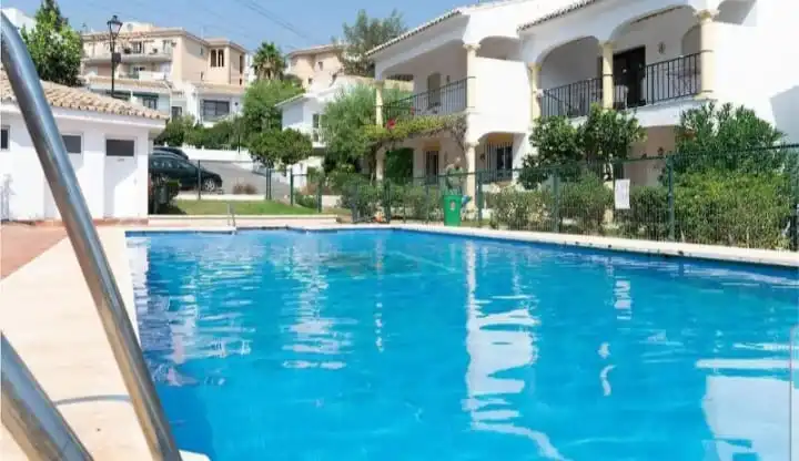 Piscina de Pis en venda en Fuengirola amb Aire condicionat, Moblat i Balcó