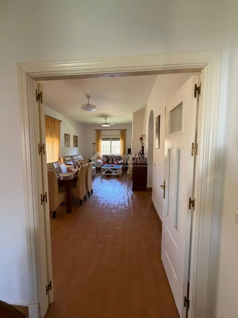 Sala d'estar de Casa o xalet en venda en Dos Hermanas amb Aire condicionat