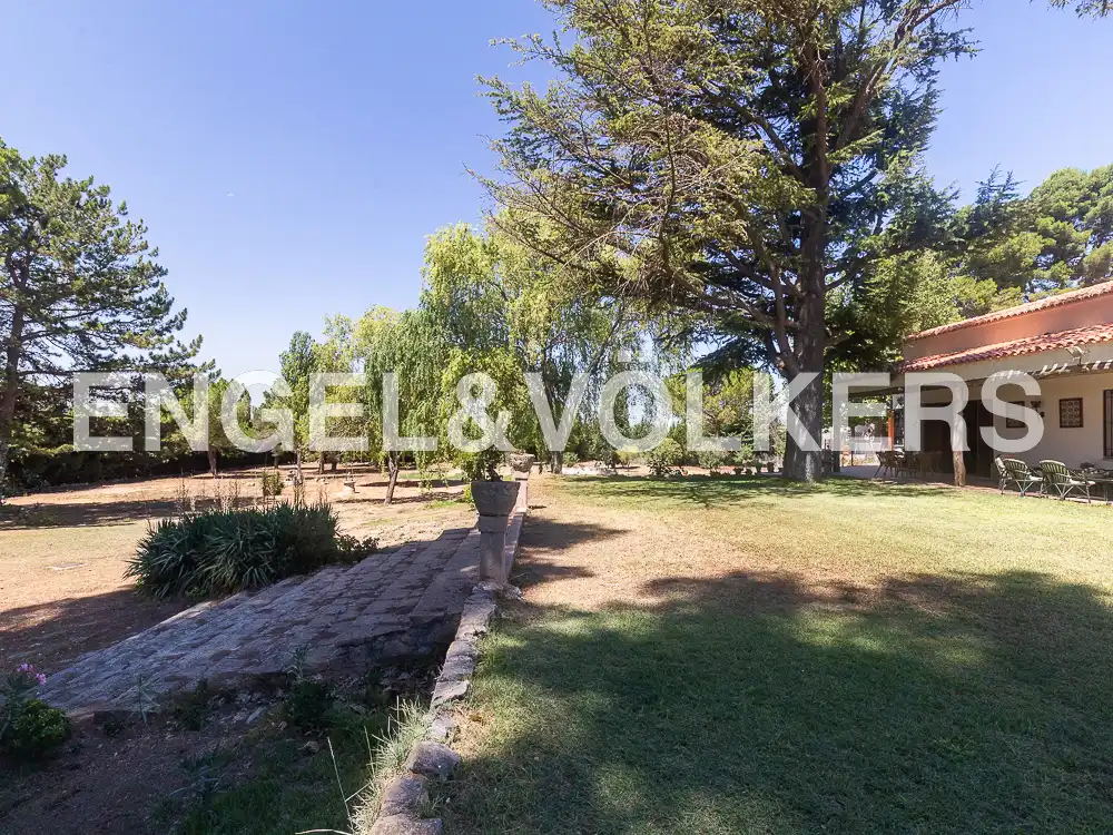 Houses for sale in Requena  with Heating, Private garden and Terrace