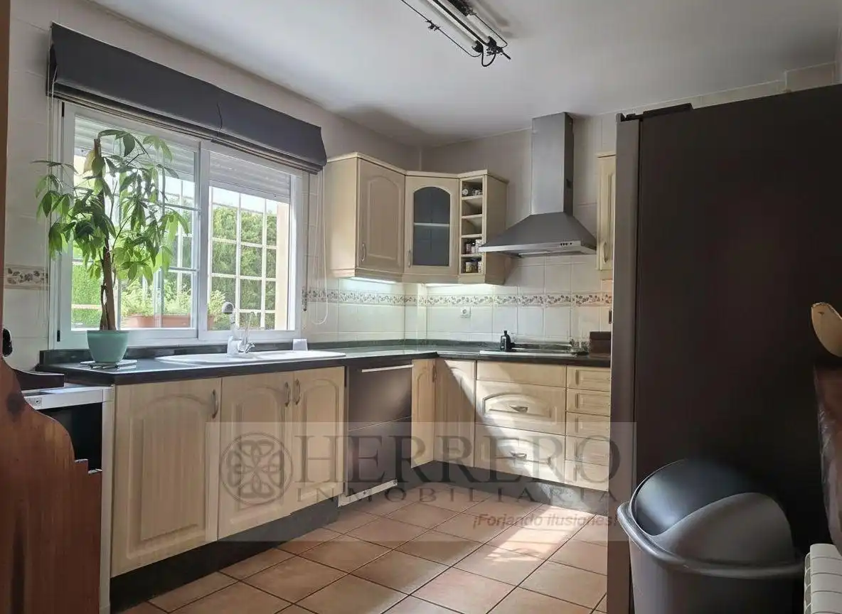 Cocina de Casa adosada en venta en Gandia con Aire acondicionado, Calefacción y Jardín privado