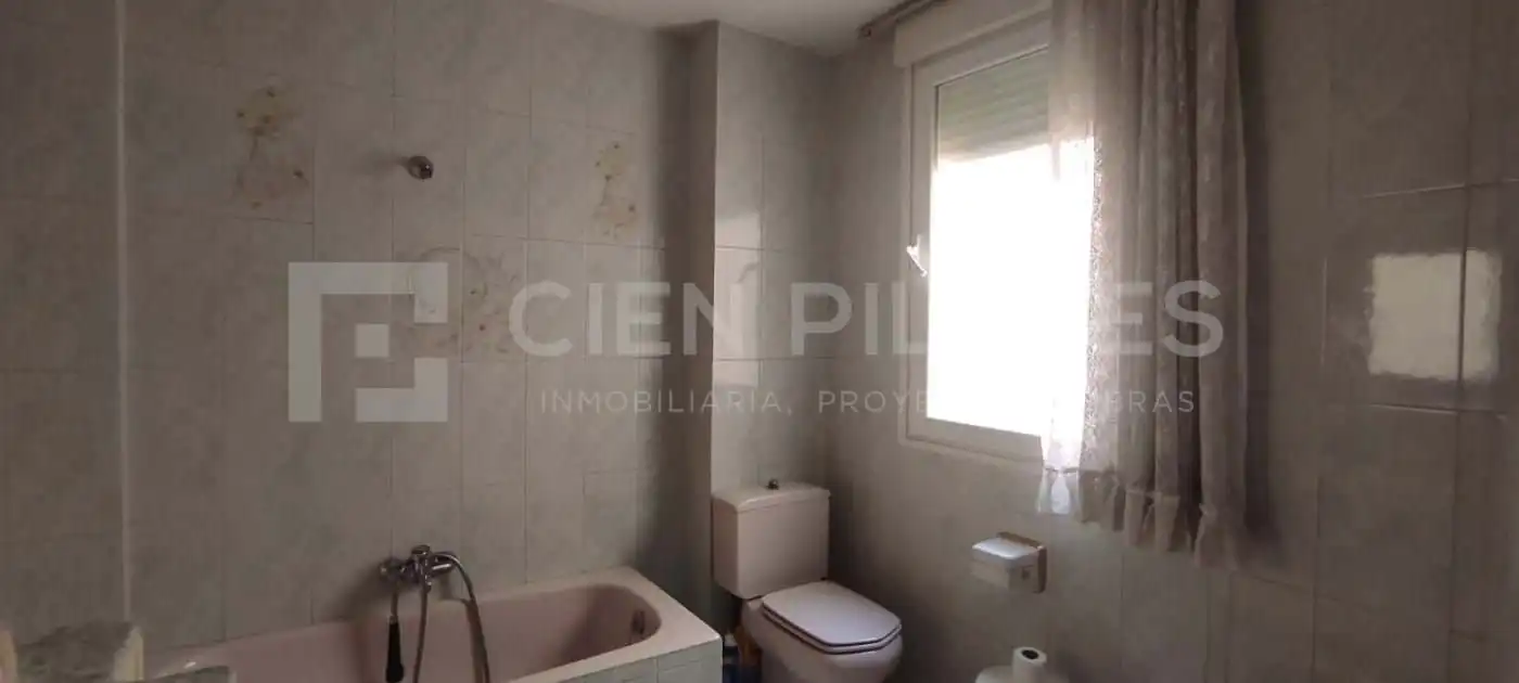 Bathroom of Flat for sale in  Logroño