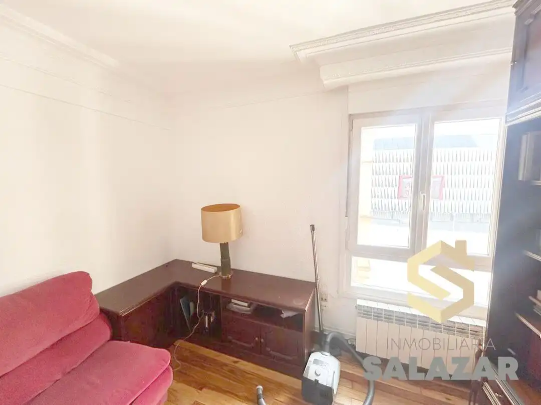 Bedroom of Flat for rent in Bilbao   with Heating