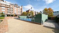 Vista exterior de Planta baixa en venda en San Sebastián de los Reyes amb Terrassa, Traster i Piscina