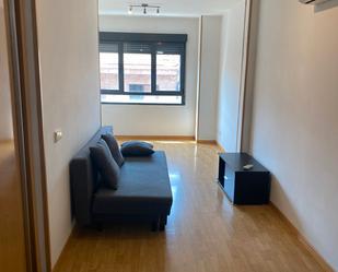 Living room of Study to rent in  Madrid Capital  with Air Conditioner, Heating and Parquet flooring