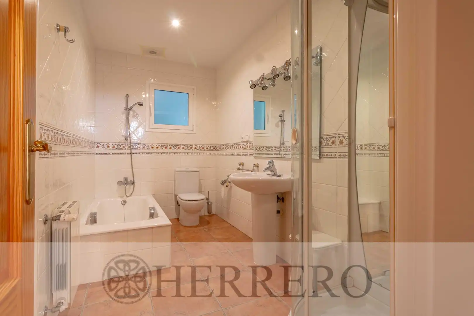 Baño de Casa o chalet en venta en Gandia con Aire acondicionado, Calefacción y Jardín privado