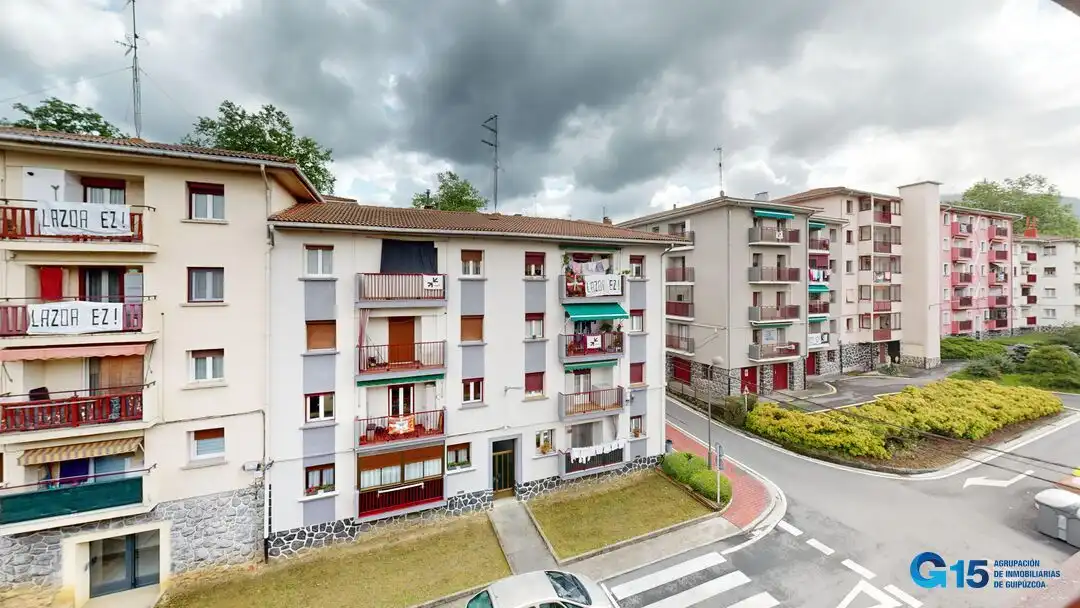 Exterior view of Flat for sale in Andoain  with Balcony