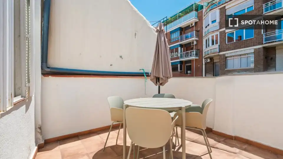 Terrassa de Apartament per a compartir en Madrid amb Aire condicionat, Calefacció i Terrassa