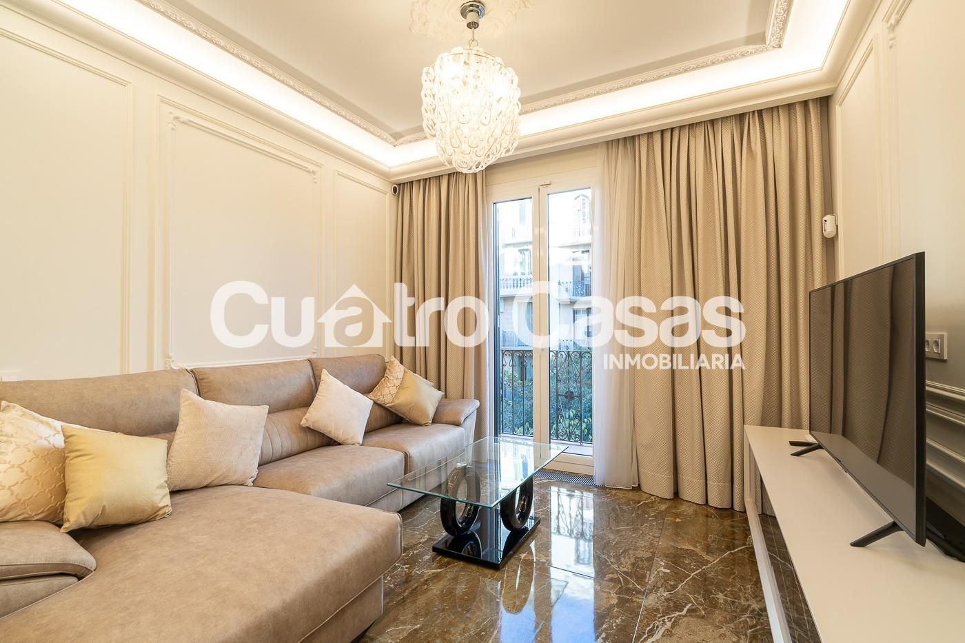 Sala d'estar de Pis en venda en  Barcelona Capital amb Aire condicionat, Balcó i Alarma