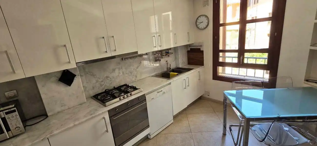 Cuina de Pis de lloguer en  Palma de Mallorca amb Aire condicionat, Calefacció i Moblat
