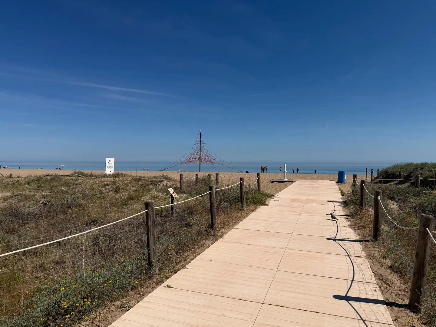 Außenansicht von Einfamilien-Reihenhaus zum Verkauf in Dénia mit Klimaanlage, Privatgarten und Terrasse