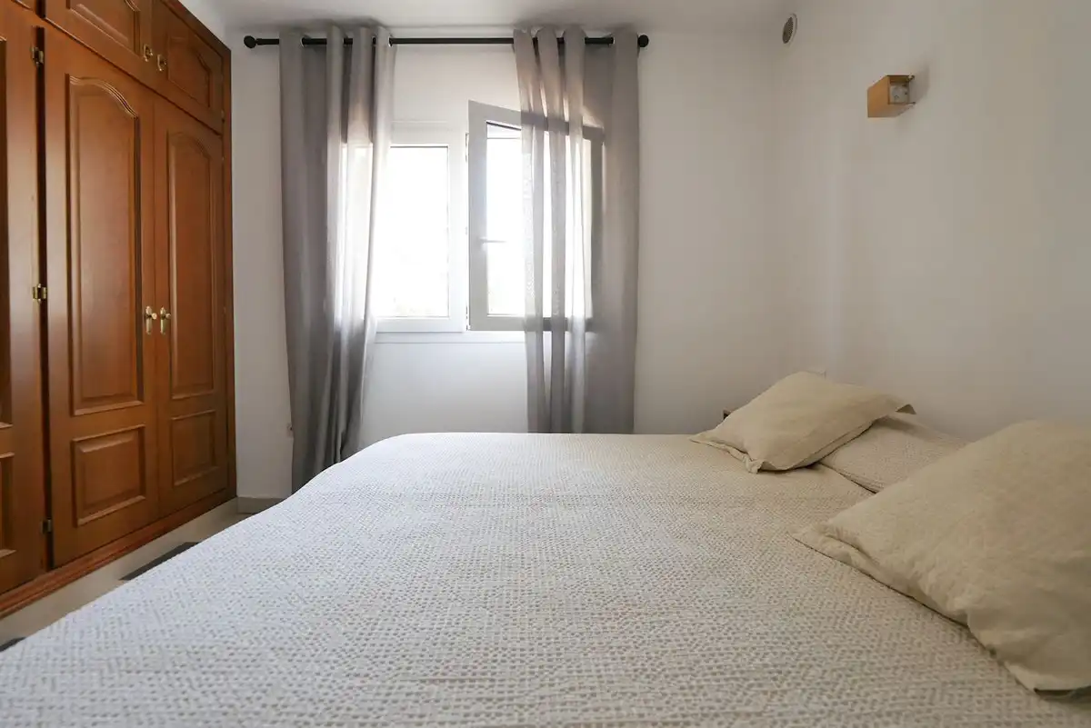 Dormitori de Casa o xalet en venda en Marbella amb Aire condicionat, Jardí privat i Terrassa