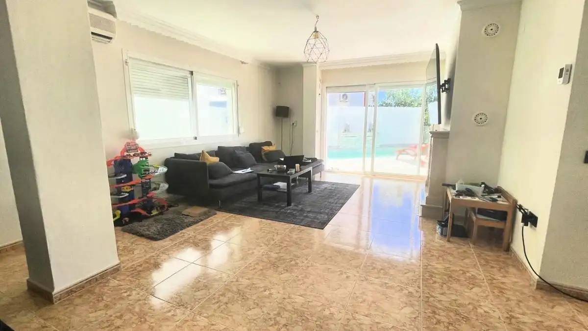 Chalet con terraza en venta en Calle Las Violetas 3, imagen 4