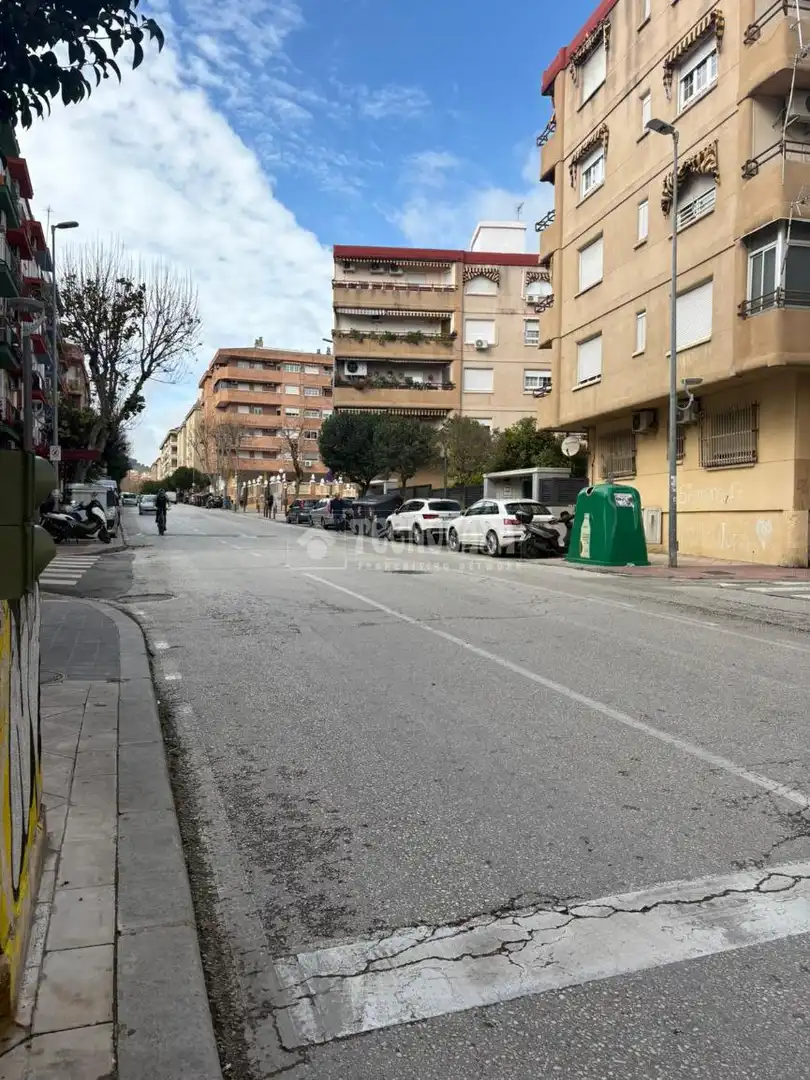 Vista exterior de Pis en venda en Jaén amb Balcó