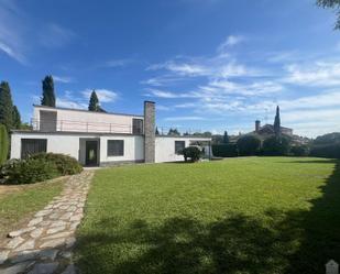 Vista exterior de Casa o xalet de lloguer en Mairena del Aljarafe amb Aire condicionat, Parquet i Terrassa