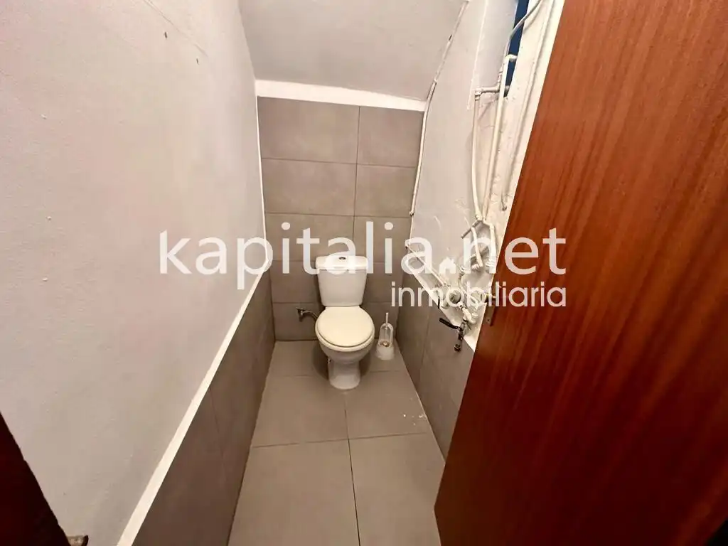 Badezimmer von Geschaftsraum zur Miete in Ontinyent